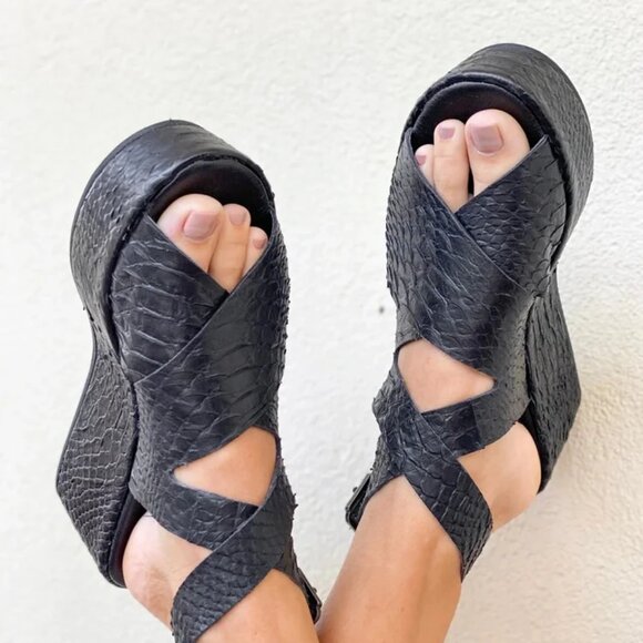 Matisse Runaway - Picture 2 of 2